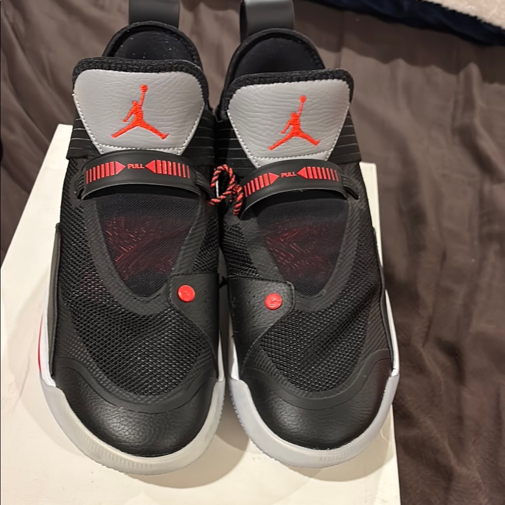 Jordan 33 low size 10